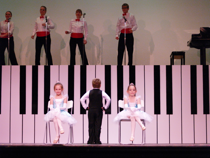 Young ballet dancers perform at the AMA June 2014 show