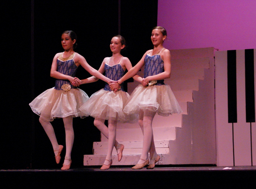 June 2014 performance ballet dancers